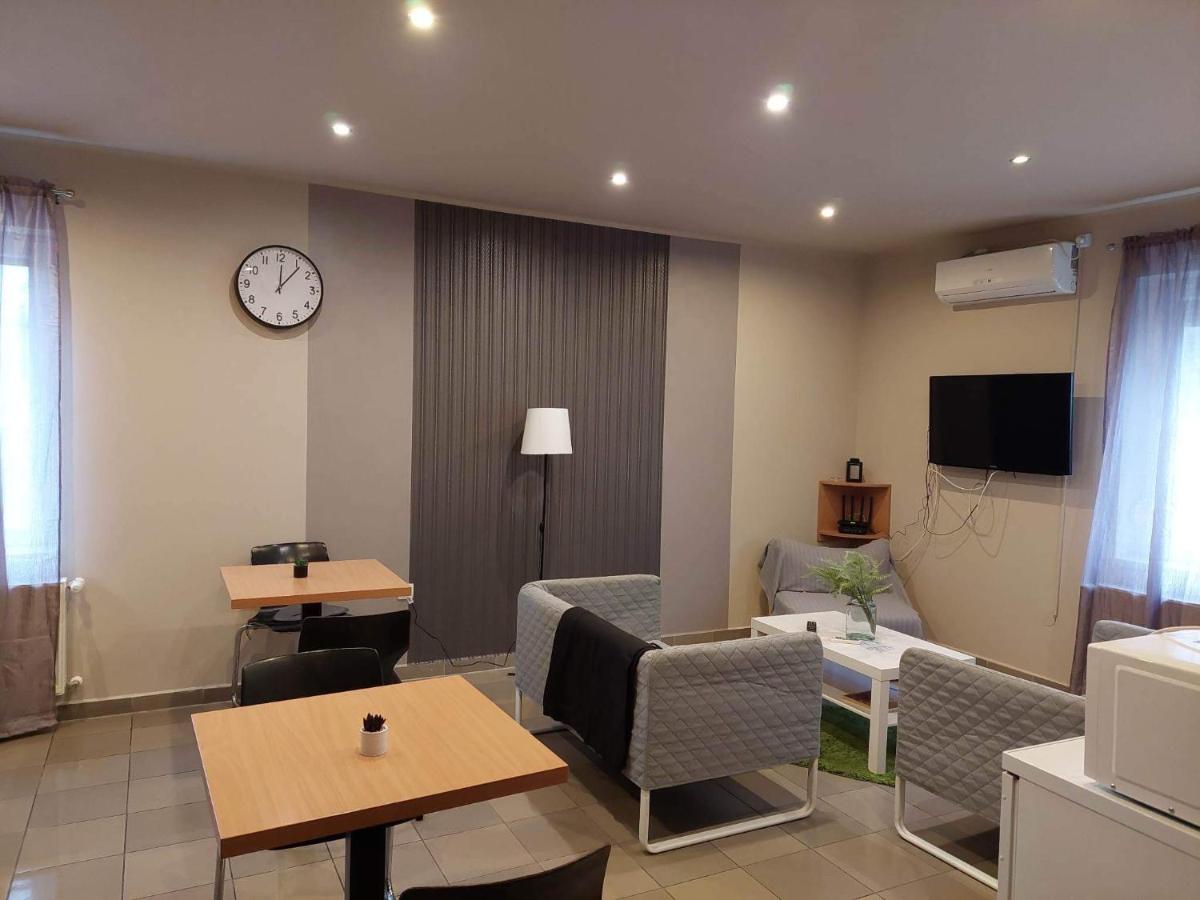 Alice Vendeghaz Bed & Breakfast Kalocsa Bagian luar foto